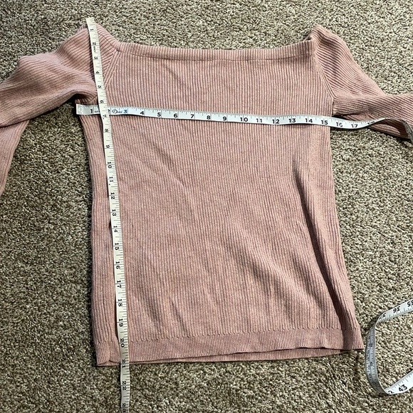 American Eagle off the shoulder sweater Large - Picture 5 of 5